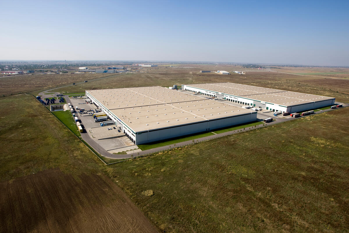 19,000 m² deal signed with Quehenberger logistics for CTPark Bucharest West 19,000 m² deal signed with Quehenberger logistics for CTPark Bucharest West